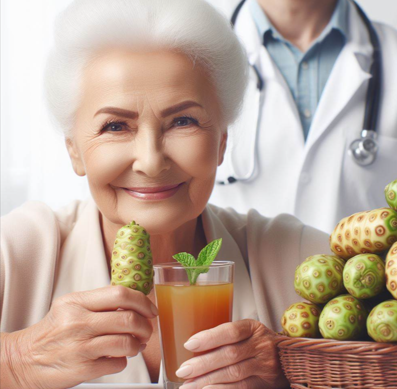 Anciana toma jugo de noni para mejorar su salud y belleza